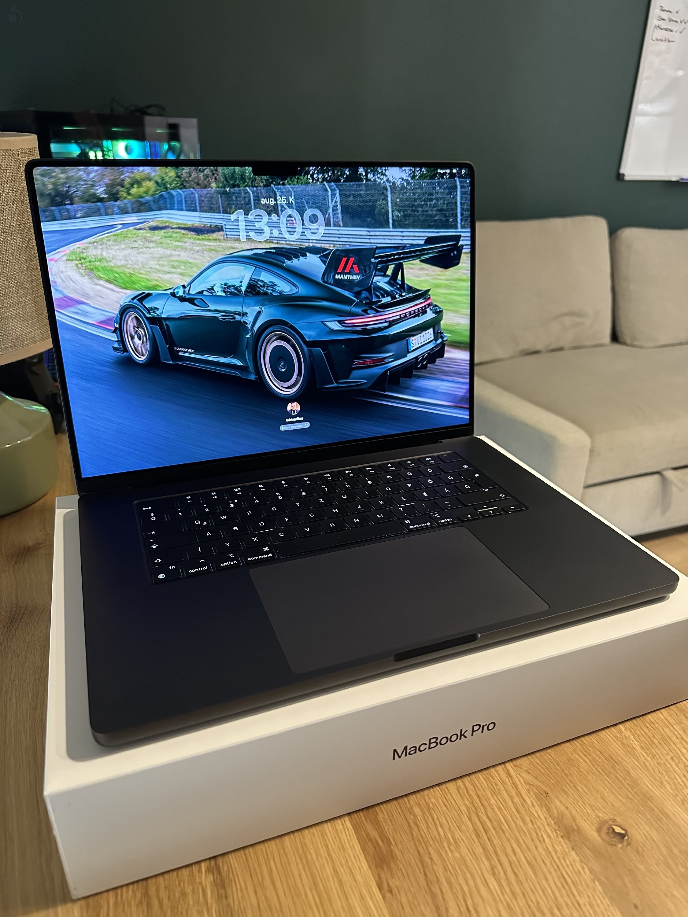 ELADÓ Macbook Pro M4 Pro, 1TB SSD, 24GB RAM, Nanotextúrált kijelzővel és ajándék tartozékokkal!