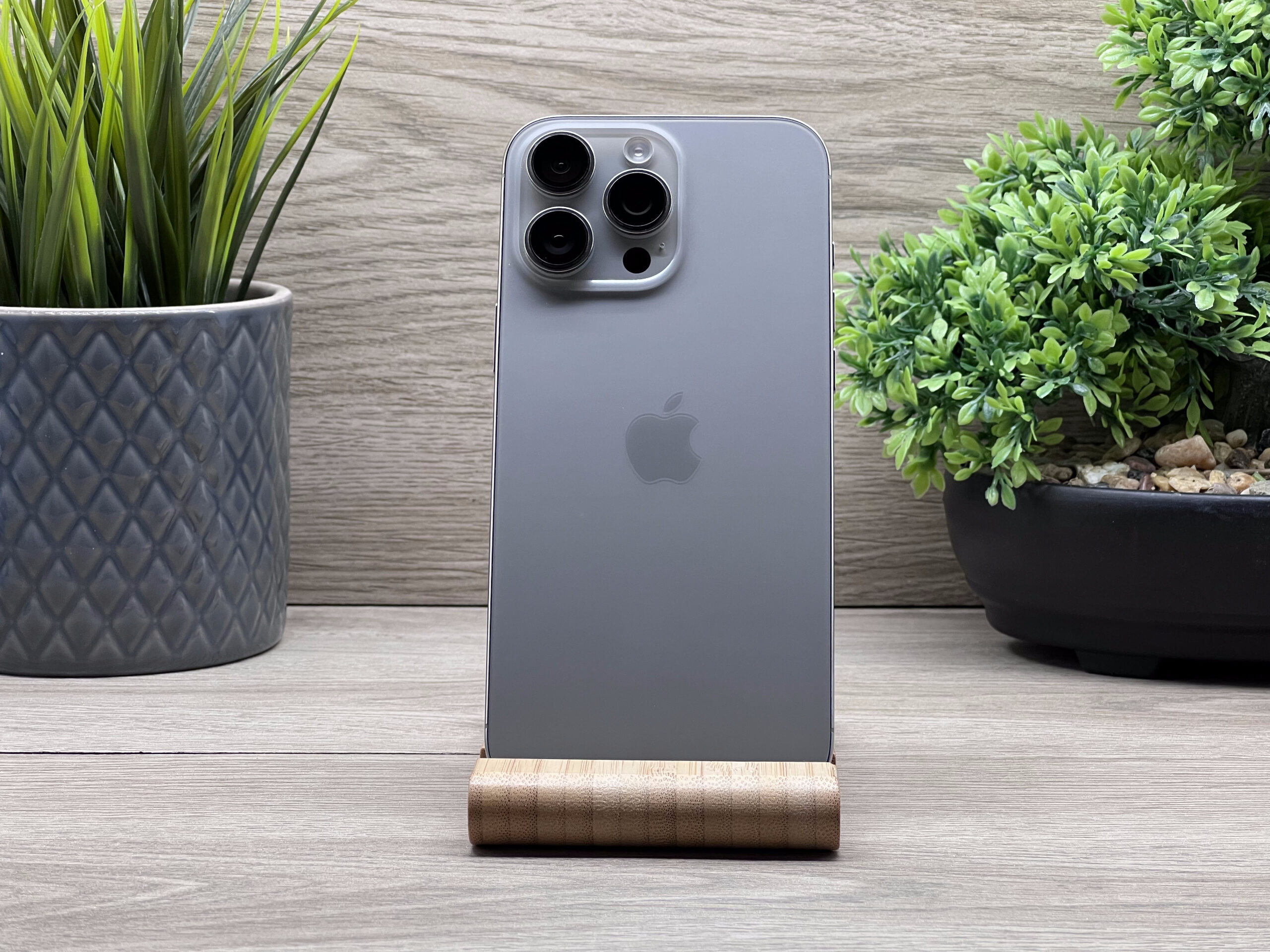 Hibátlan iPhone 16 Pro Max Natural Titanium 256GB 2 ÉV Garanciával 90%