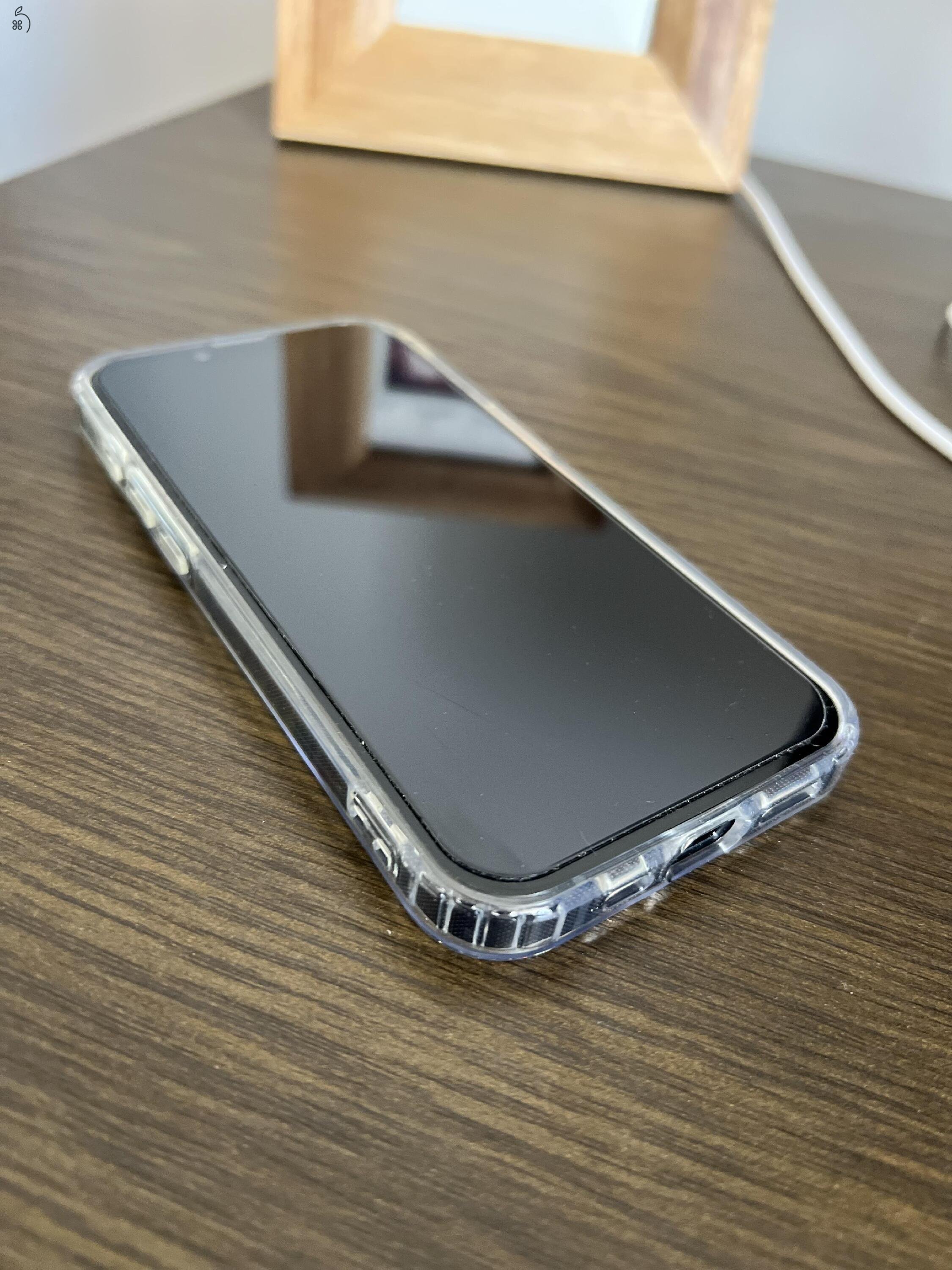 garanciális Apple iPhone 16e 128 GB újszerű