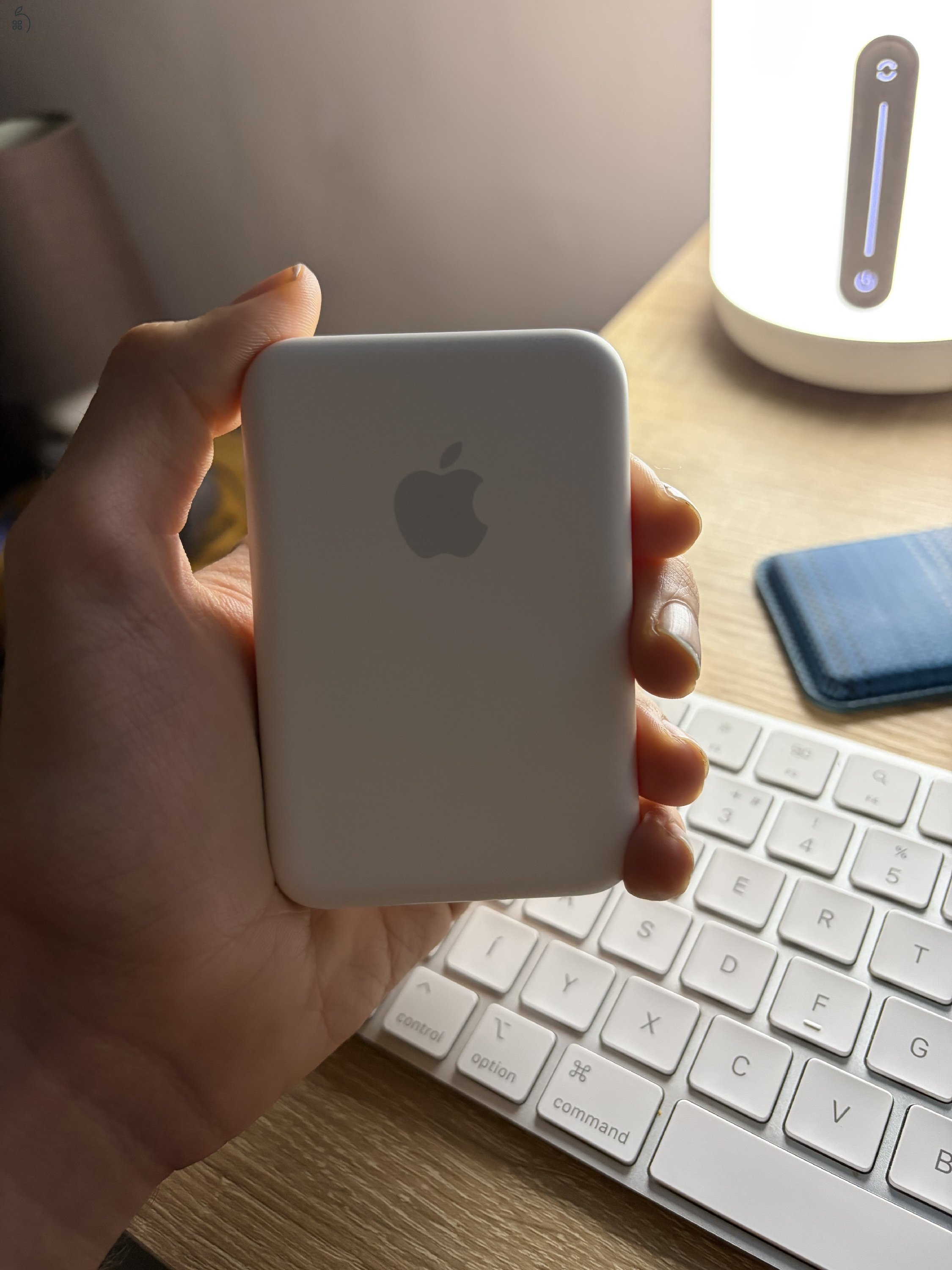 Eredeti gyári Apple Magsafe Battery Pack (Magsafe külső akkumulátor), + gyári lightning kábel