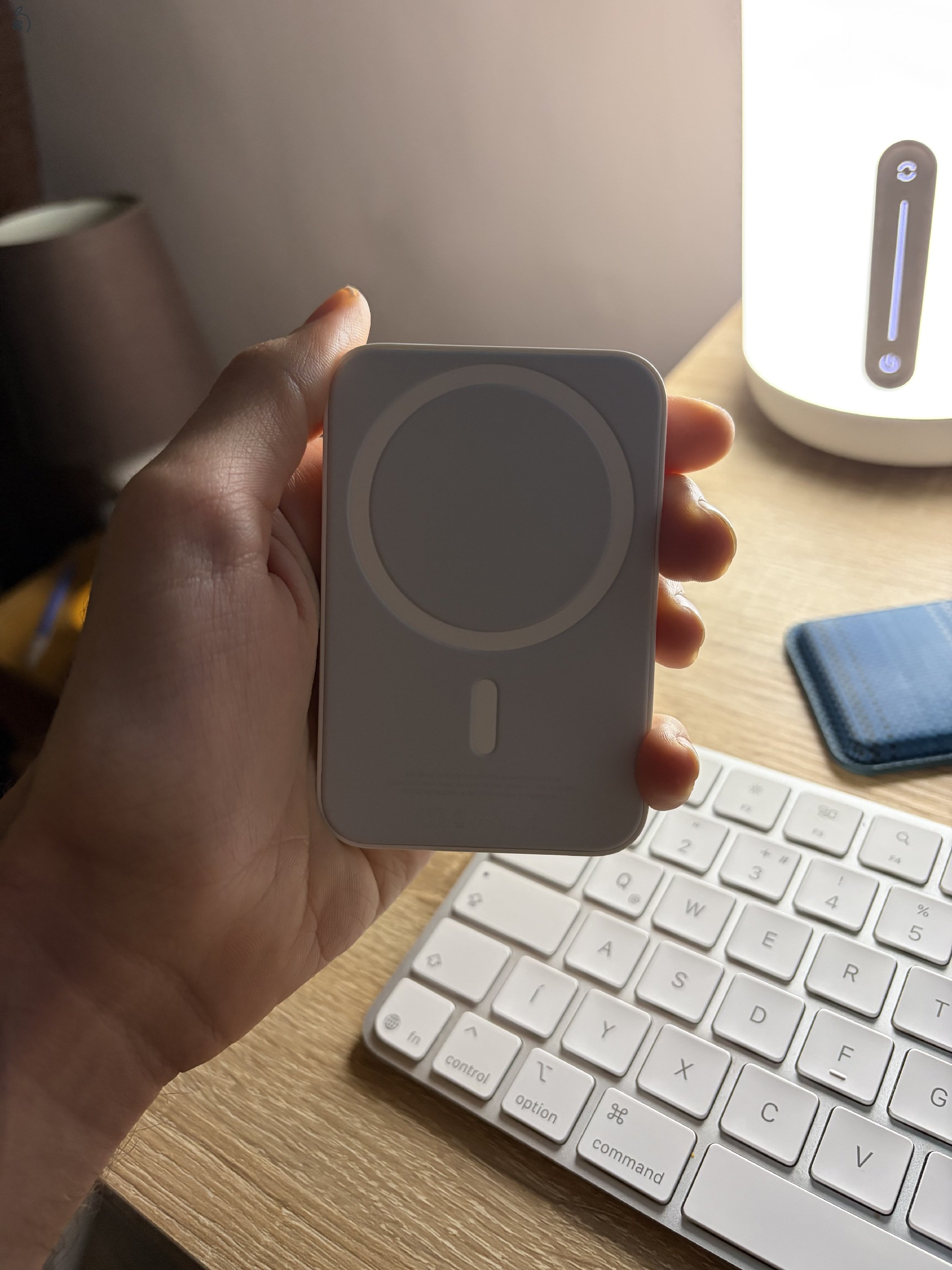 Eredeti gyári Apple Magsafe Battery Pack (Magsafe külső akkumulátor), + gyári lightning kábel