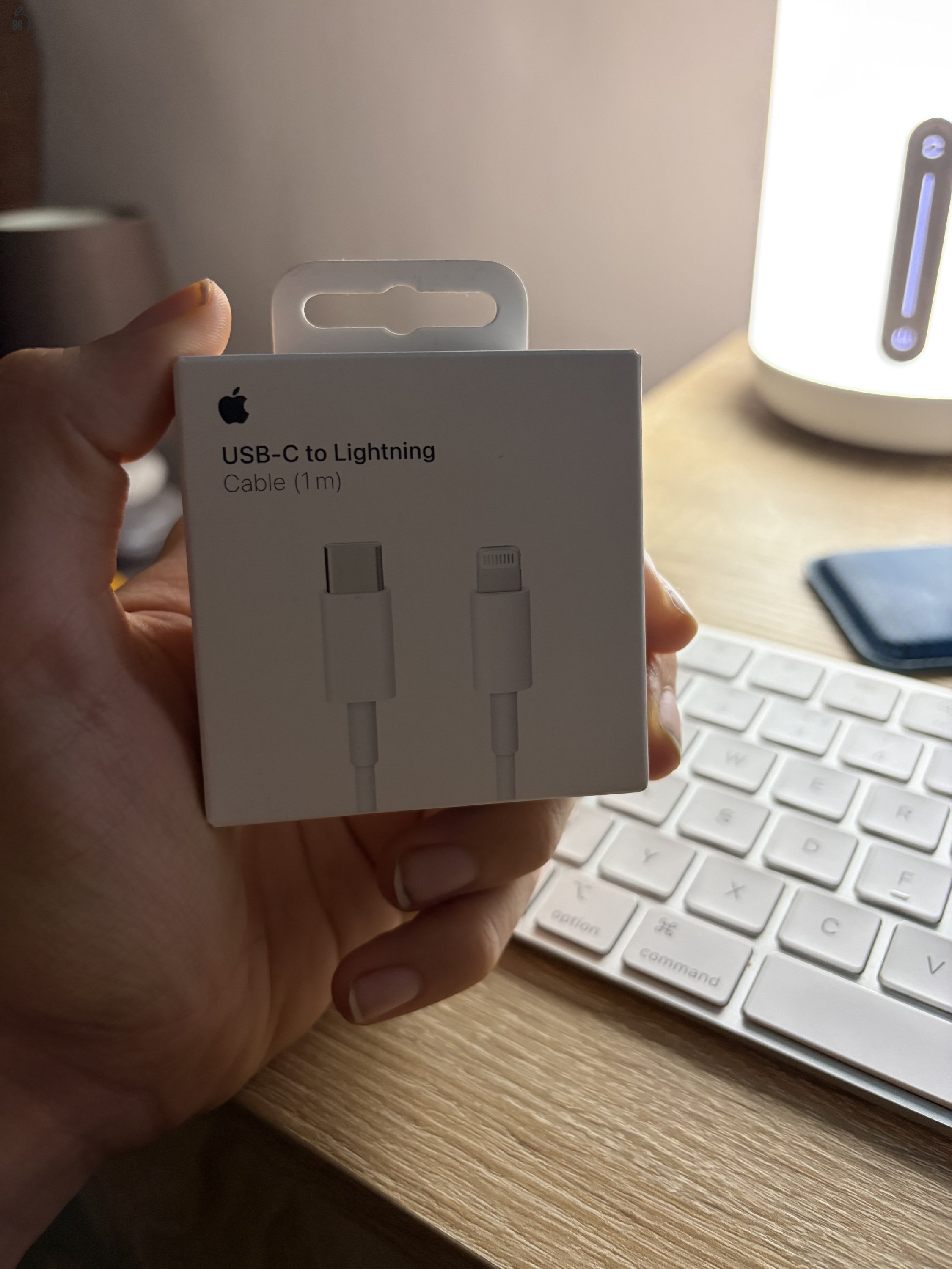 Eredeti gyári Apple Magsafe Battery Pack (Magsafe külső akkumulátor), + gyári lightning kábel