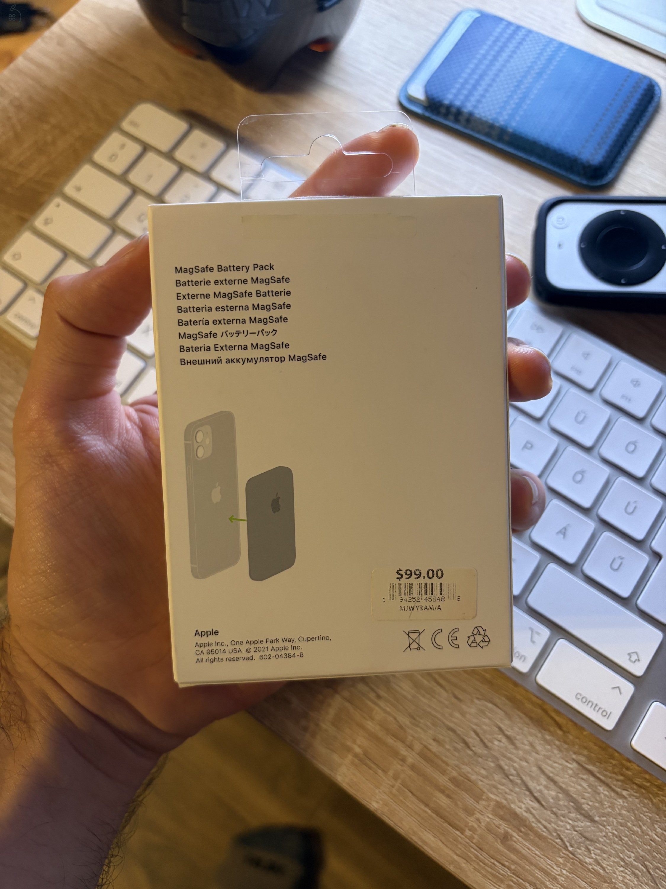 Eredeti gyári Apple Magsafe Battery Pack (Magsafe külső akkumulátor), + gyári lightning kábel