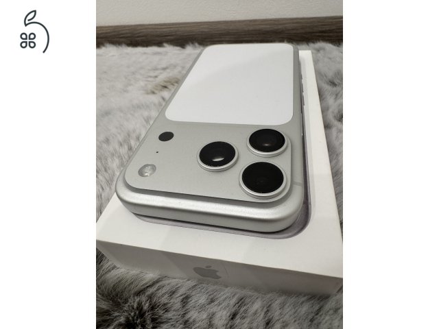 Apple iPhone 17 Pro 256GB Ezüst Független / Garancia 2026.11.13 / Akku 98%