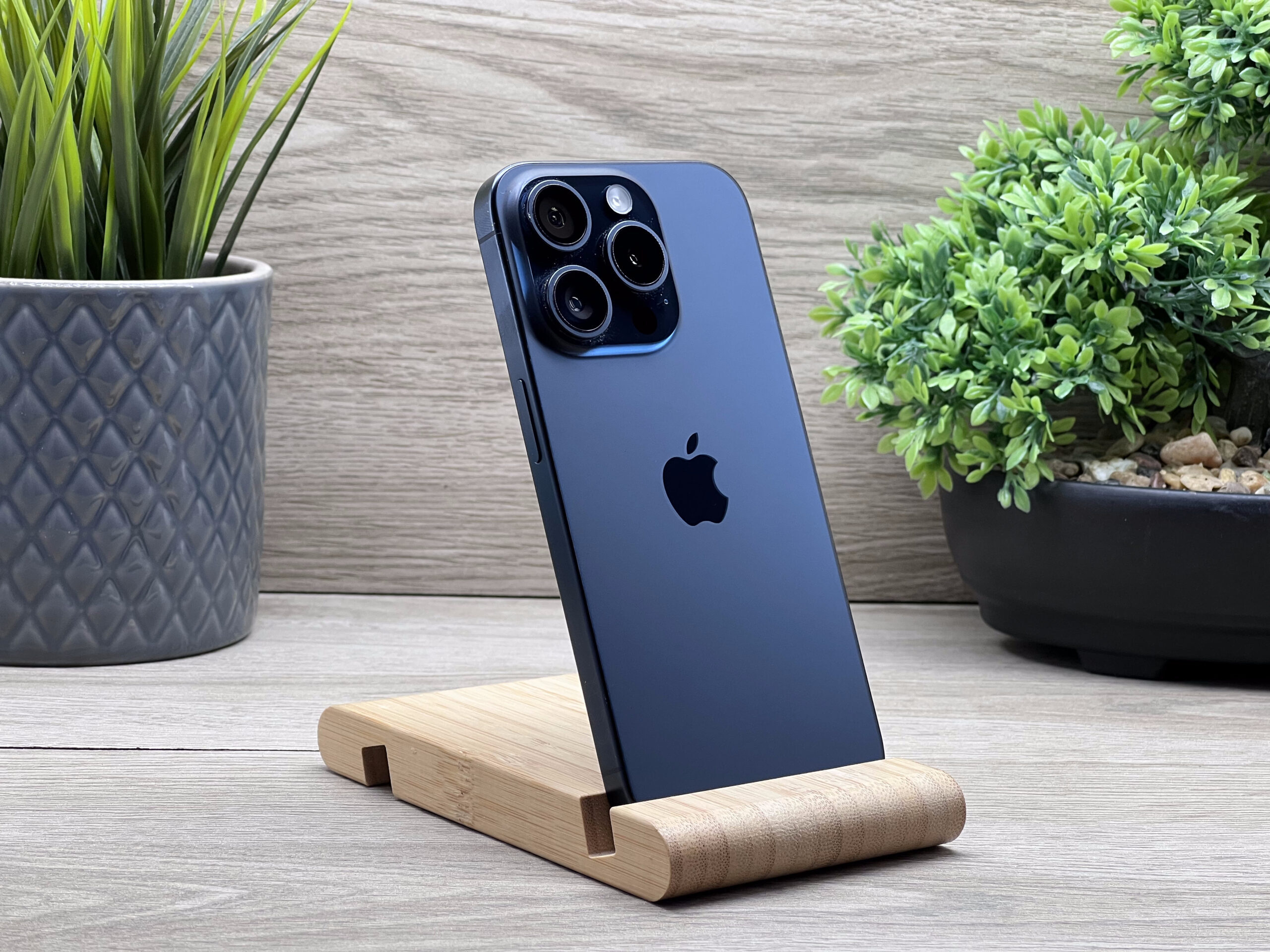 iPhone 15 Pro Blue Titanium 128GB 2 ÉV Garanciával Számlával Aksi 100%