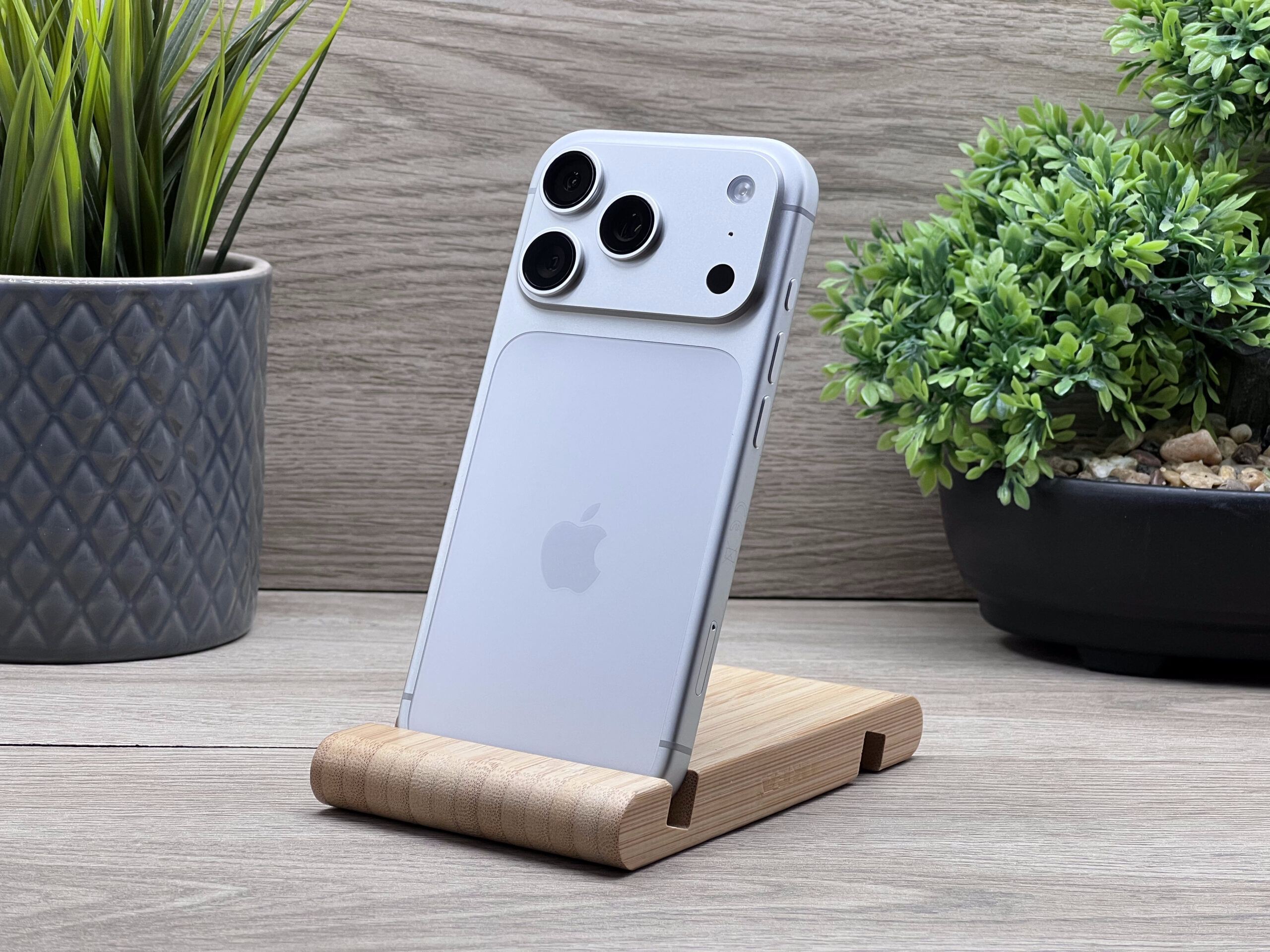 Hibátlan iPhone 17 Pro Silver 256GB 2 ÉV Garanciával 100%