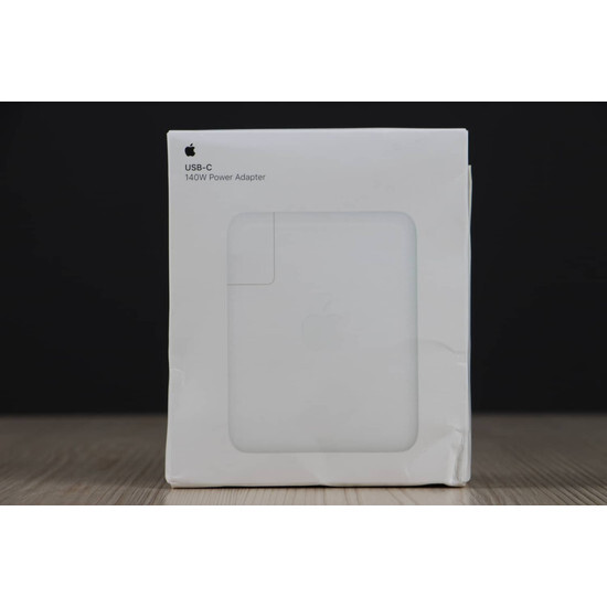 Új Apple USB-C Power Adapter - 140W US-8472