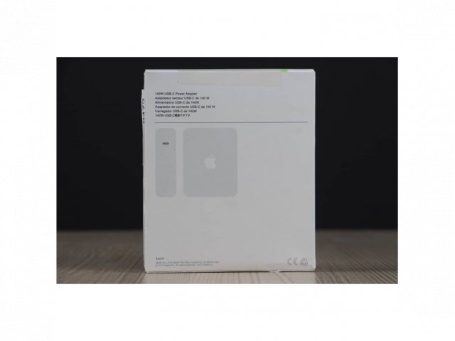 Új Apple USB-C Power Adapter - 140W US-8472