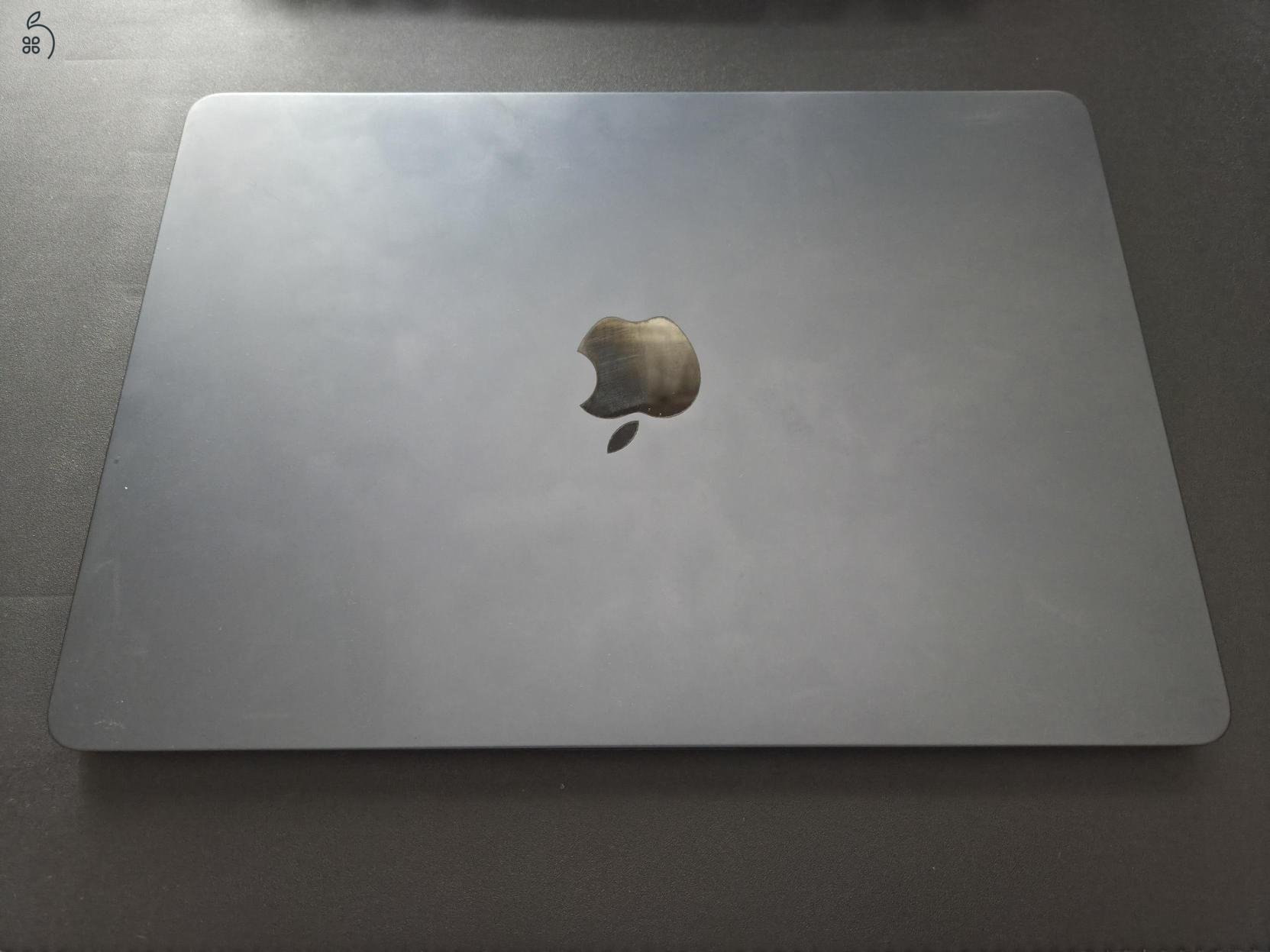 Eladó Apple MacBook Air M2 (2022) 13,6 / 8 GB / 256 GB