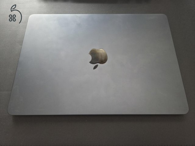 Eladó Apple MacBook Air M2 (2022) 13,6 / 8 GB / 256 GB