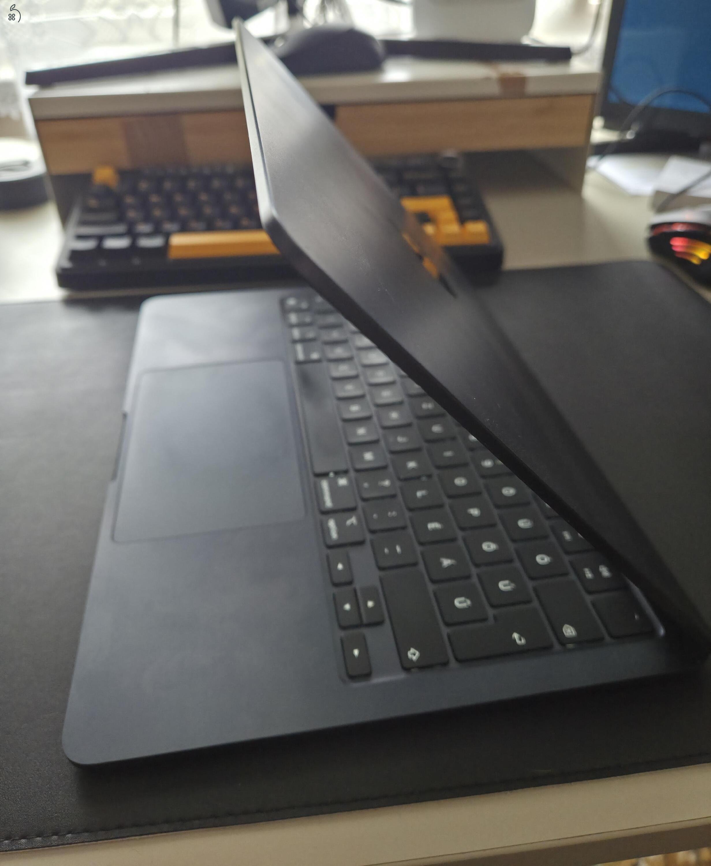 Eladó Apple MacBook Air M2 (2022) 13,6 / 8 GB / 256 GB