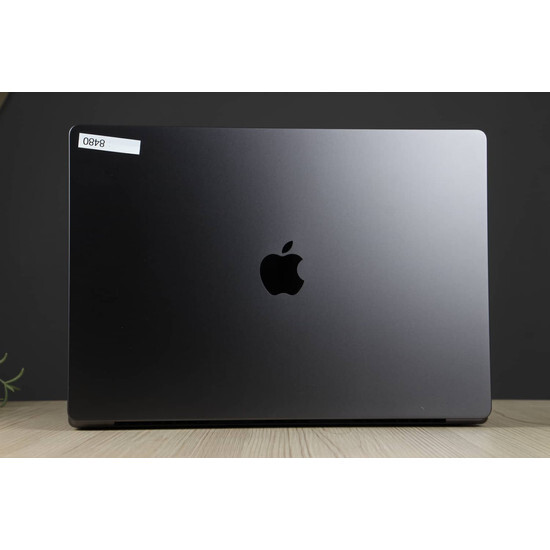 Újszerű MacBook Pro 16