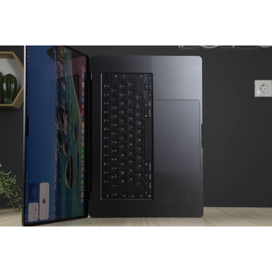 Újszerű MacBook Pro 16