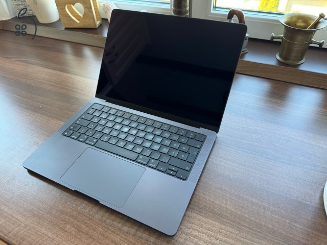 MacBook Pro 14