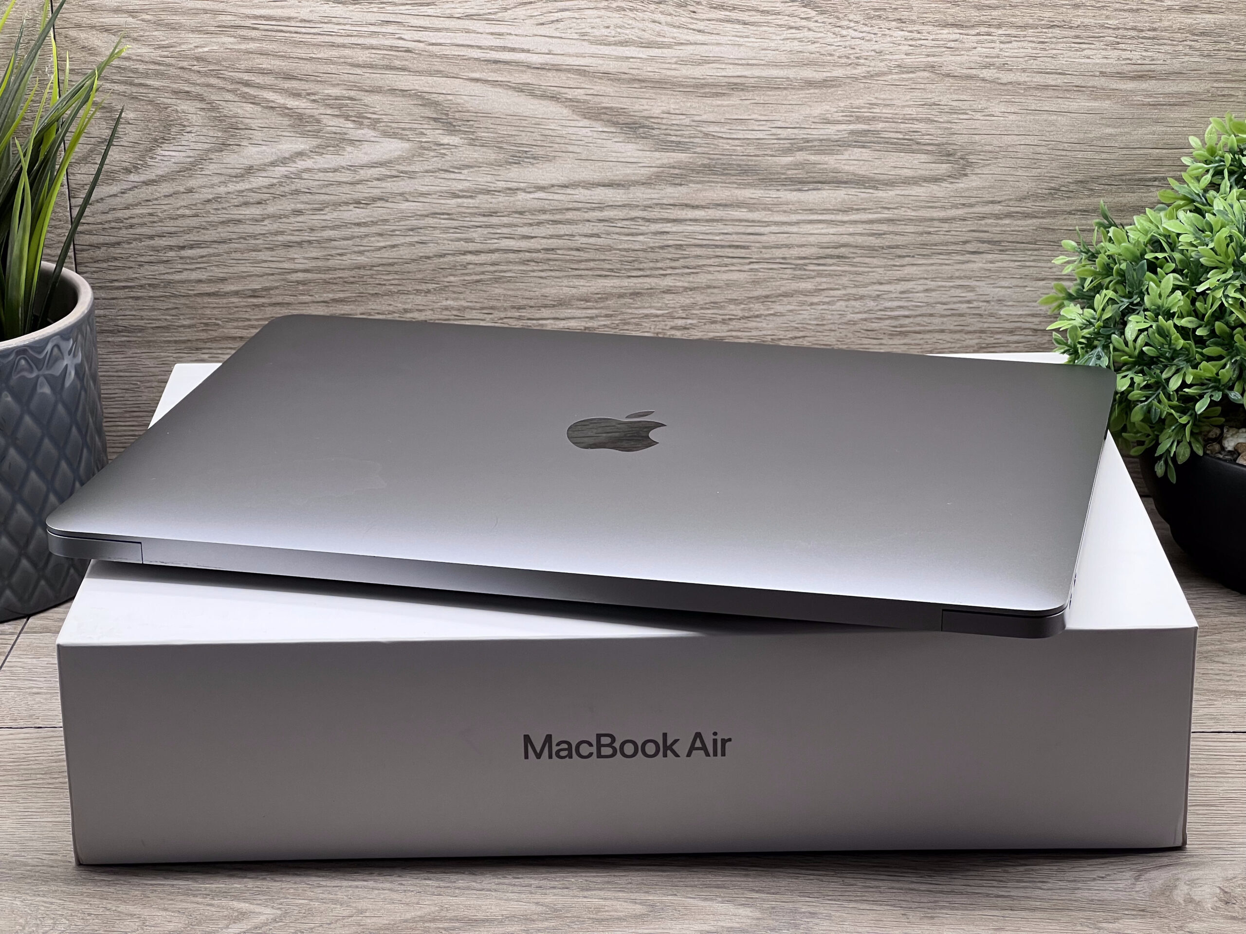 MacBook Air 2020 M1 13” 256GB 2 ÉV Garanciával Számlával