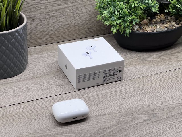 Hibátlan Air Pods Pro 2 6 Hónap Garanciával Számlával