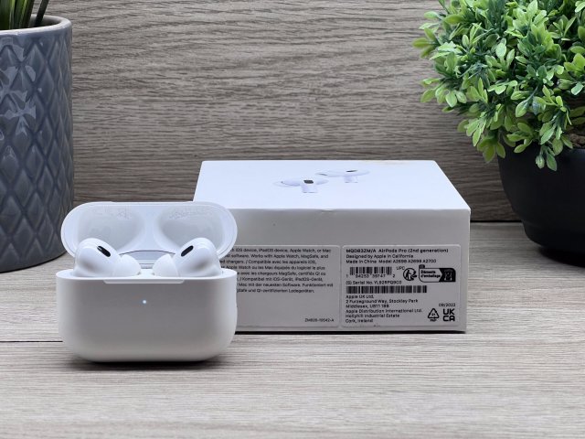 Hibátlan Air Pods Pro 2 6 Hónap Garanciával Számlával