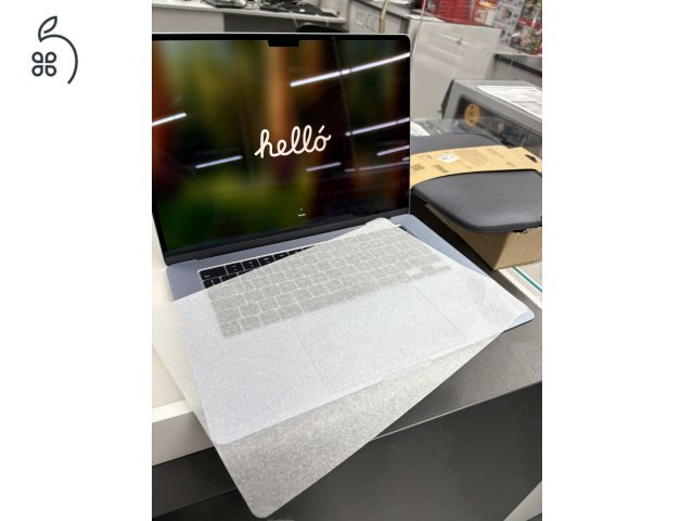 MacBook Air 15.3