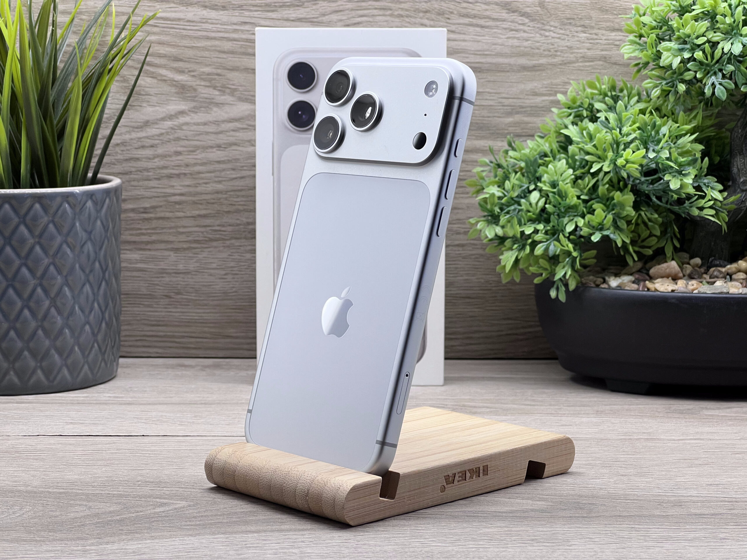 Hibátlan iPhone 17 Pro Max Silver 256GB 2 ÉV Garanciával Számlával Aksi 100%