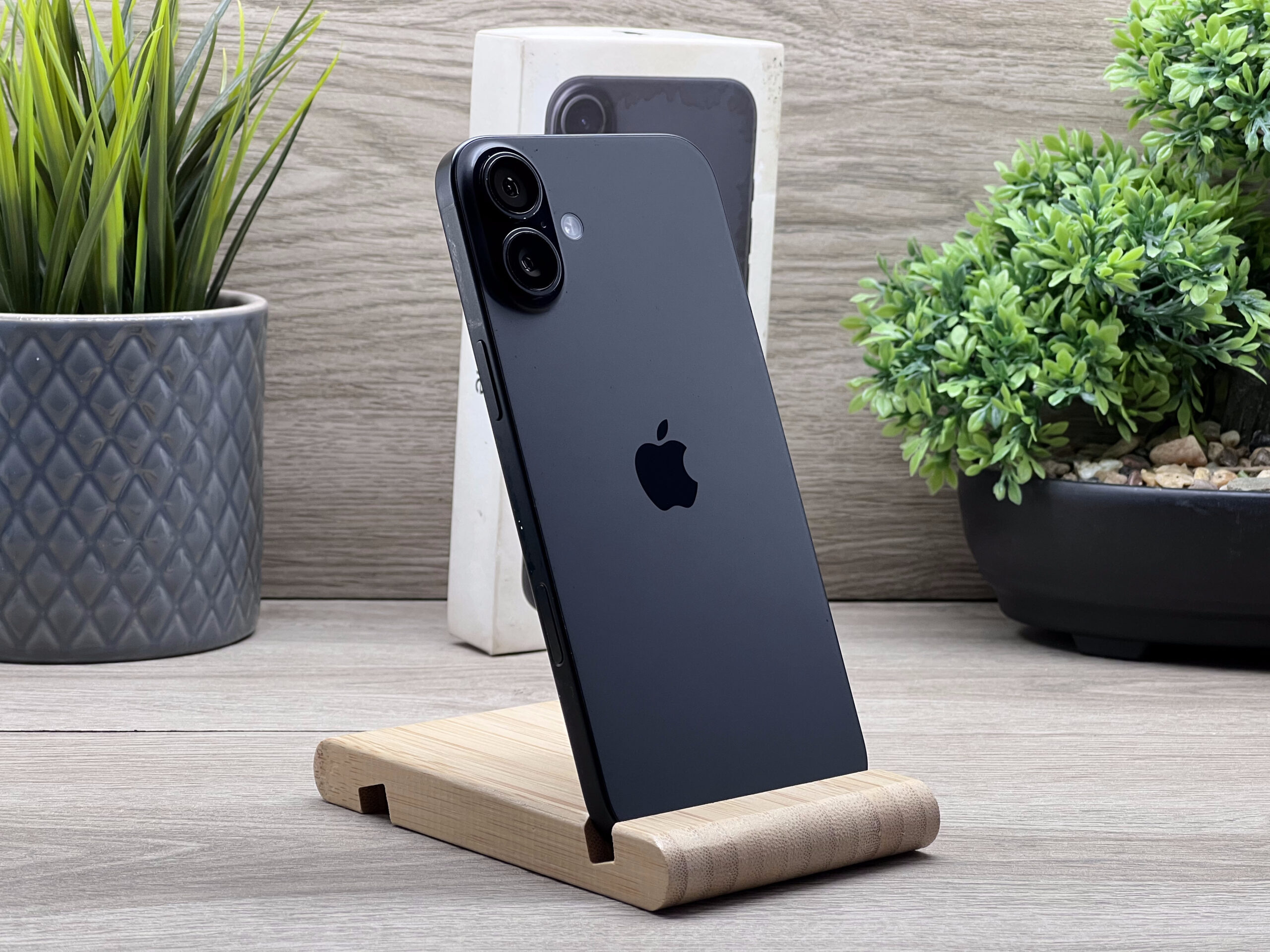 iPhone 16 Plus Black 256GB 2 ÉV Garanciával Számlával