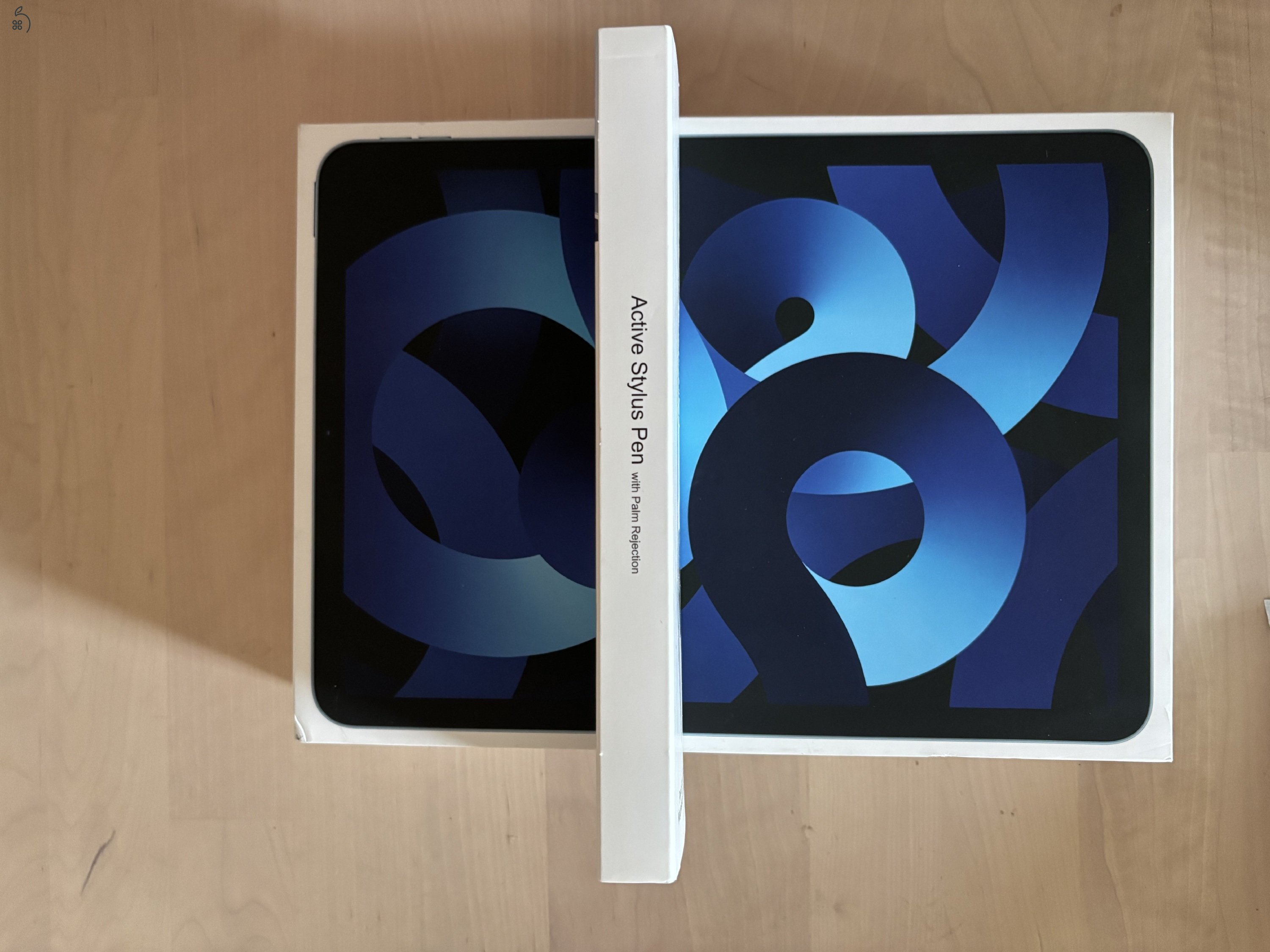 Ipad Air 5. gen (M1) 256 GB Karcmentes Eredeti tartozékokkal és Apple Smart Folio tokkal 
