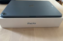 Ipad Air 5. gen (M1) 256 GB Karcmentes Eredeti tartozékokkal és Apple Smart Folio tokkal 