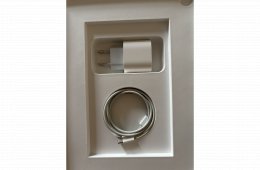 Ipad Air 5. gen (M1) 256 GB Karcmentes Eredeti tartozékokkal és Apple Smart Folio tokkal 