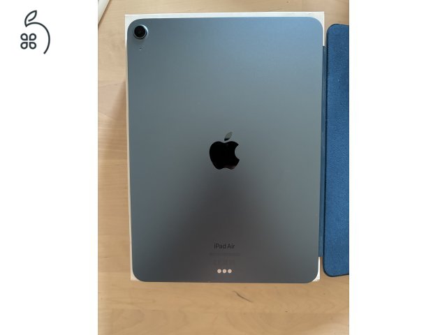 Ipad Air 5. gen (M1) 256 GB Karcmentes Eredeti tartozékokkal és Apple Smart Folio tokkal 