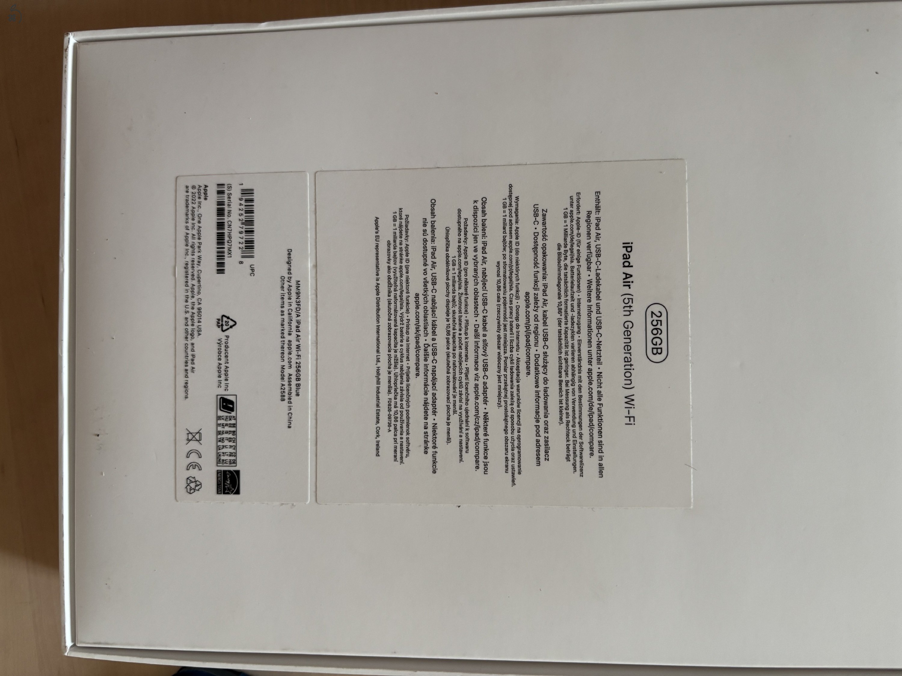 Ipad Air 5. gen (M1) 256 GB Karcmentes Eredeti tartozékokkal és Apple Smart Folio tokkal 