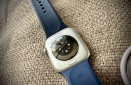 Apple Watch Series 10 42 mm Cellular + GPS ezüst – 94% akku, sok ajándék szíjjal