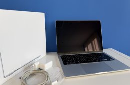 MacBook Air M2 13