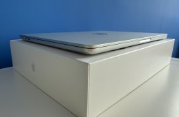 MacBook Air M2 13