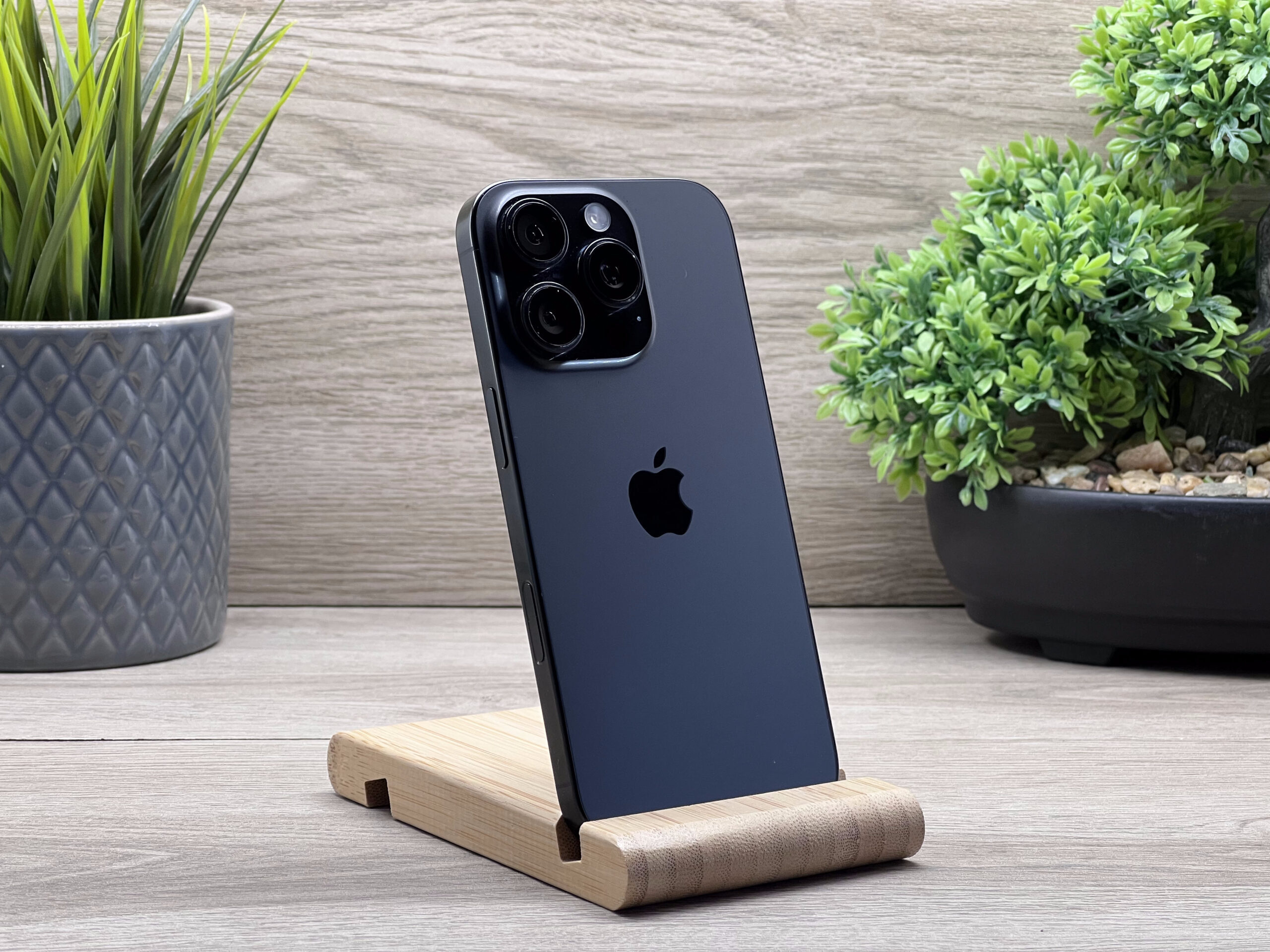iPhone 16 Pro Black Titanium 128GB 2 ÉV Garanciával Számlával