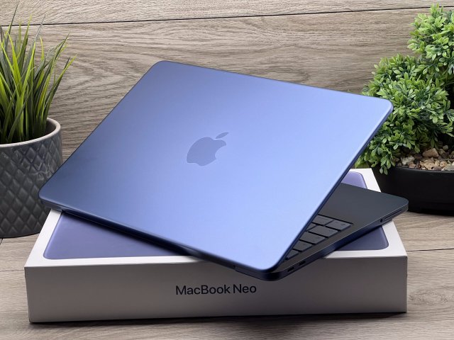 Hibátlan MacBook Neo Indigo 512GB 2 ÉV Garanciával Számlával Aksi 100%