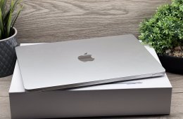 MacBook Air 2022 M2 13” 256GB 2 ÉV Garanciával Számlával