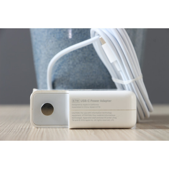 Használt USB-C gyári Apple adapter Magsafe 3 kábellel 87W