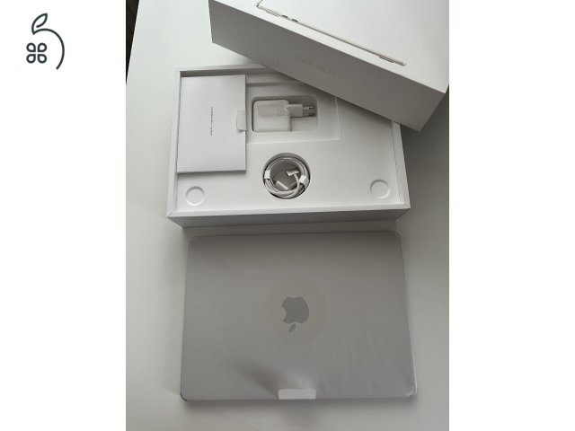 Apple MBA M2 13