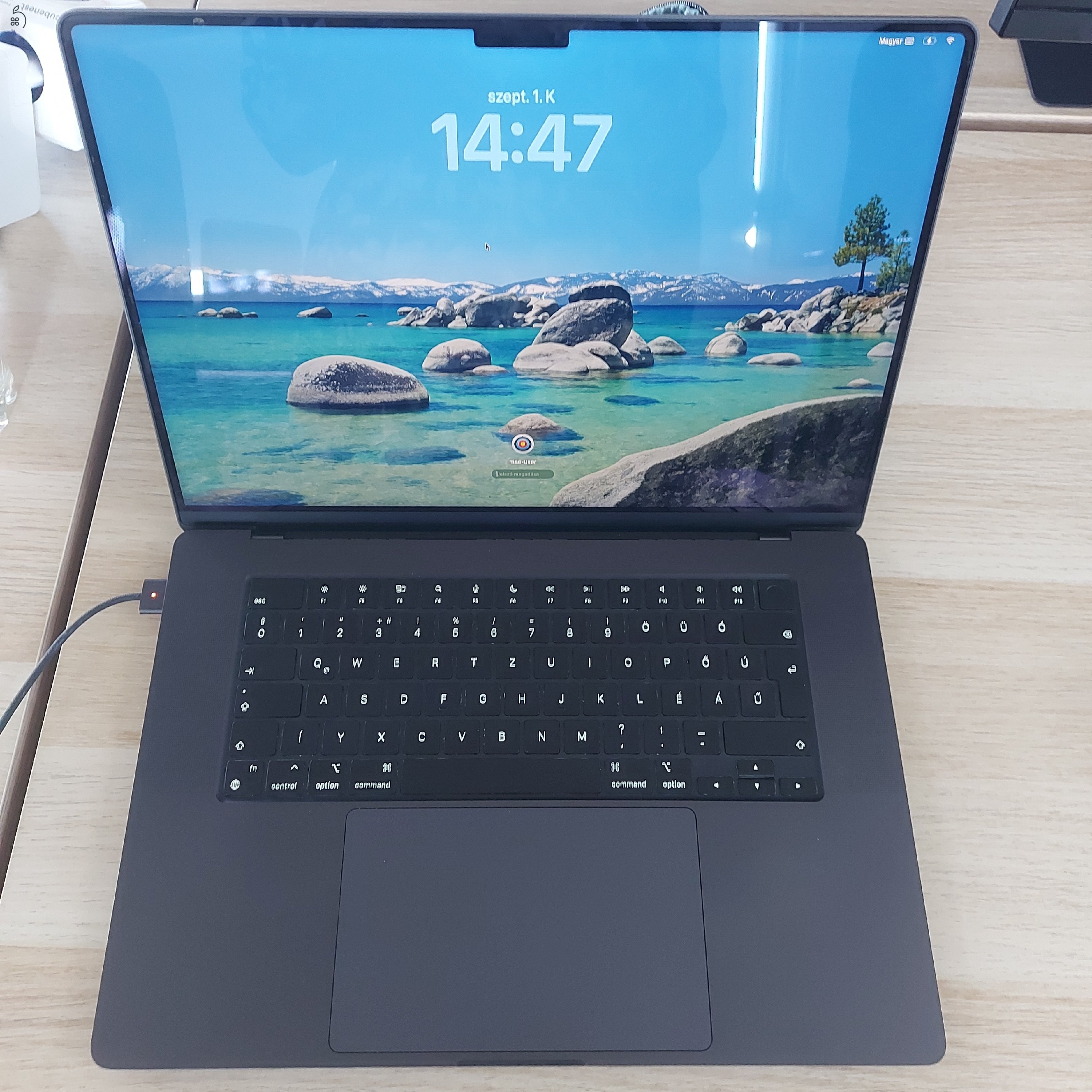 Újszerű Apple Macbook Pro 16,2” eladó