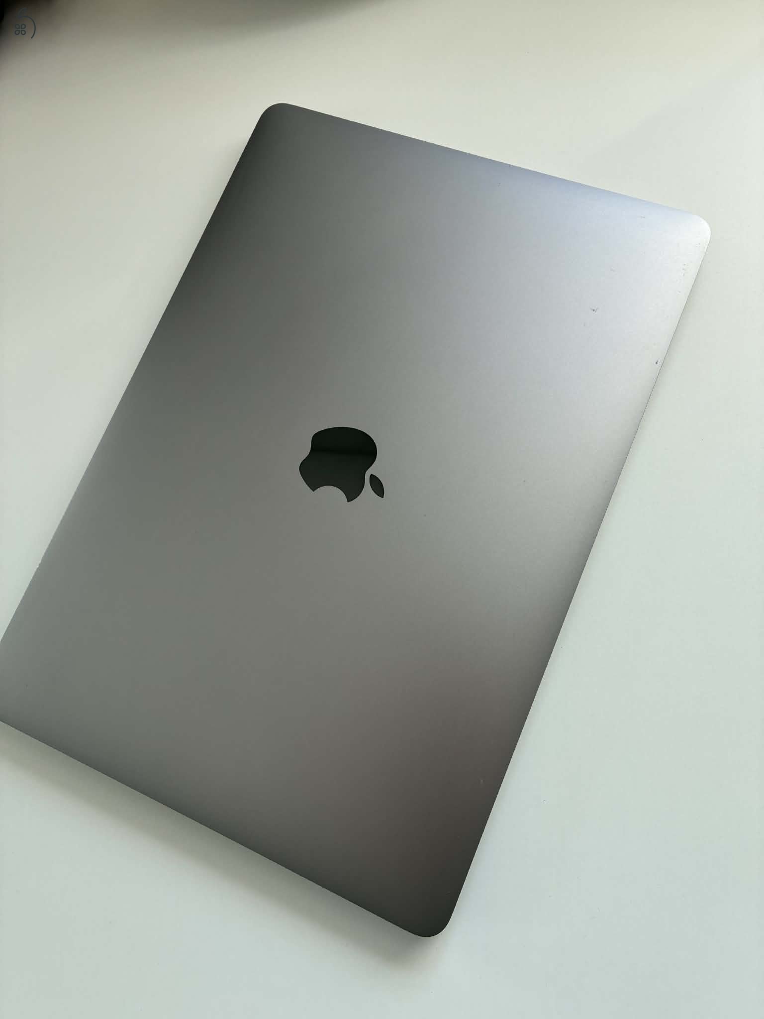2020 MacBook PRO, gyönyörű állapot, i7, 32GB RAM, 512GB