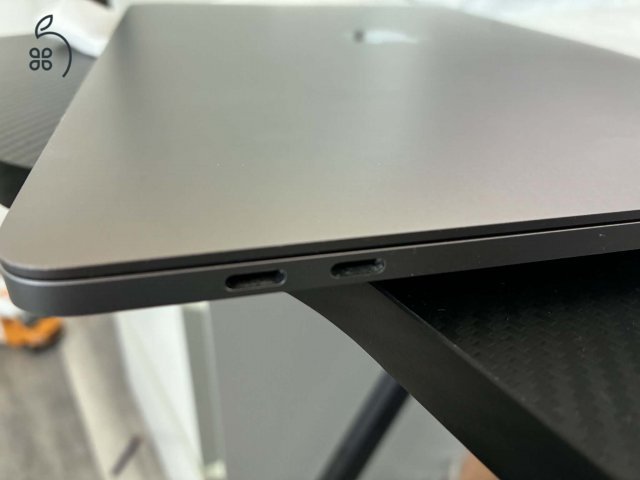 2020 MacBook PRO, gyönyörű állapot, i7, 32GB RAM, 512GB