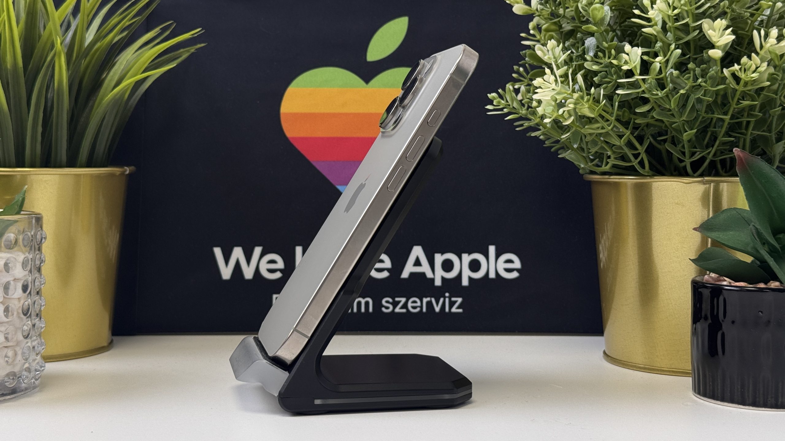 iPhone 16 Pro 256GB, Natúr Titán, Független, Számla, 2 Év Garancia, 89%