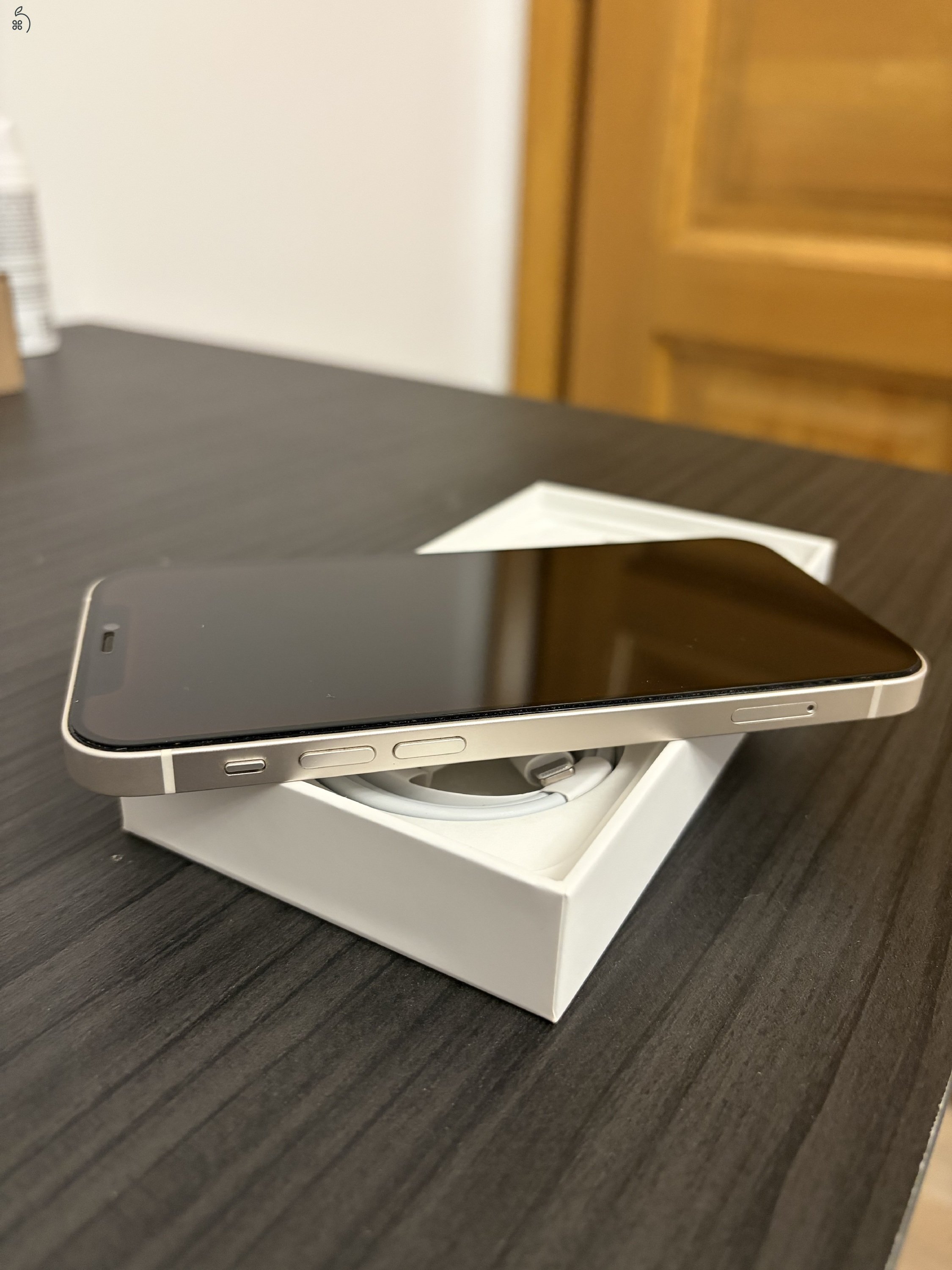 Iphone 12 eladó