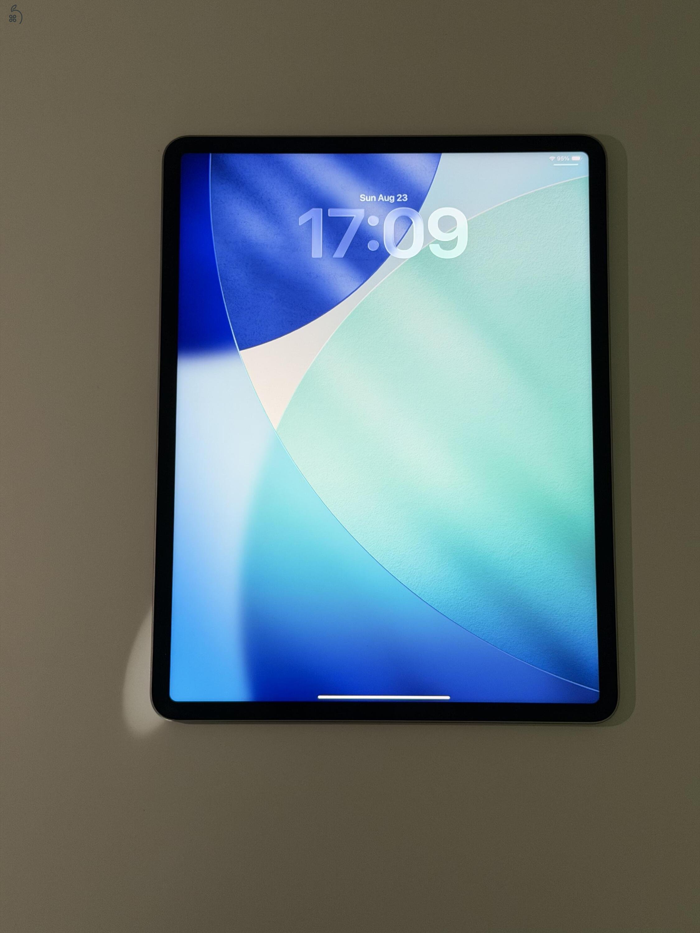 iPad Pro 12.9” M2, AppleCare+, Magic Keyboard