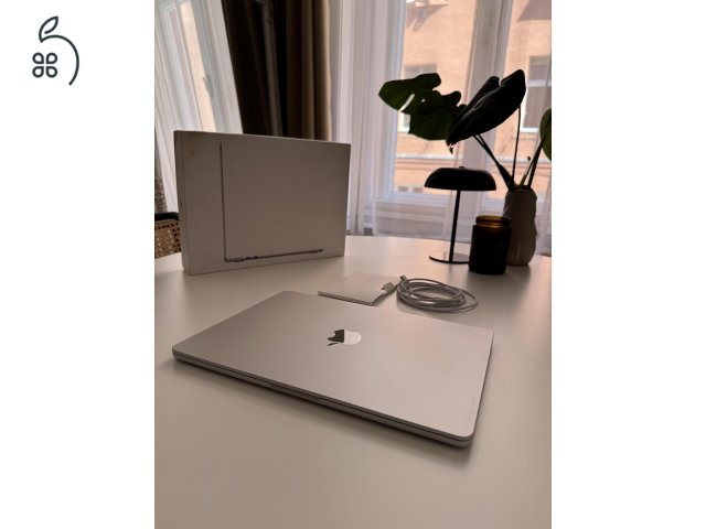 MacBook Air 13” M3 (16 GB RAM, 512 GB SSD), Silver