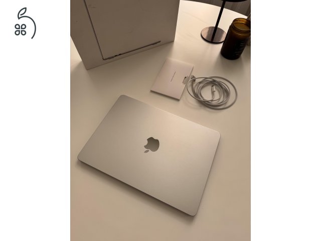 MacBook Air 13” M3 (16 GB RAM, 512 GB SSD), Silver