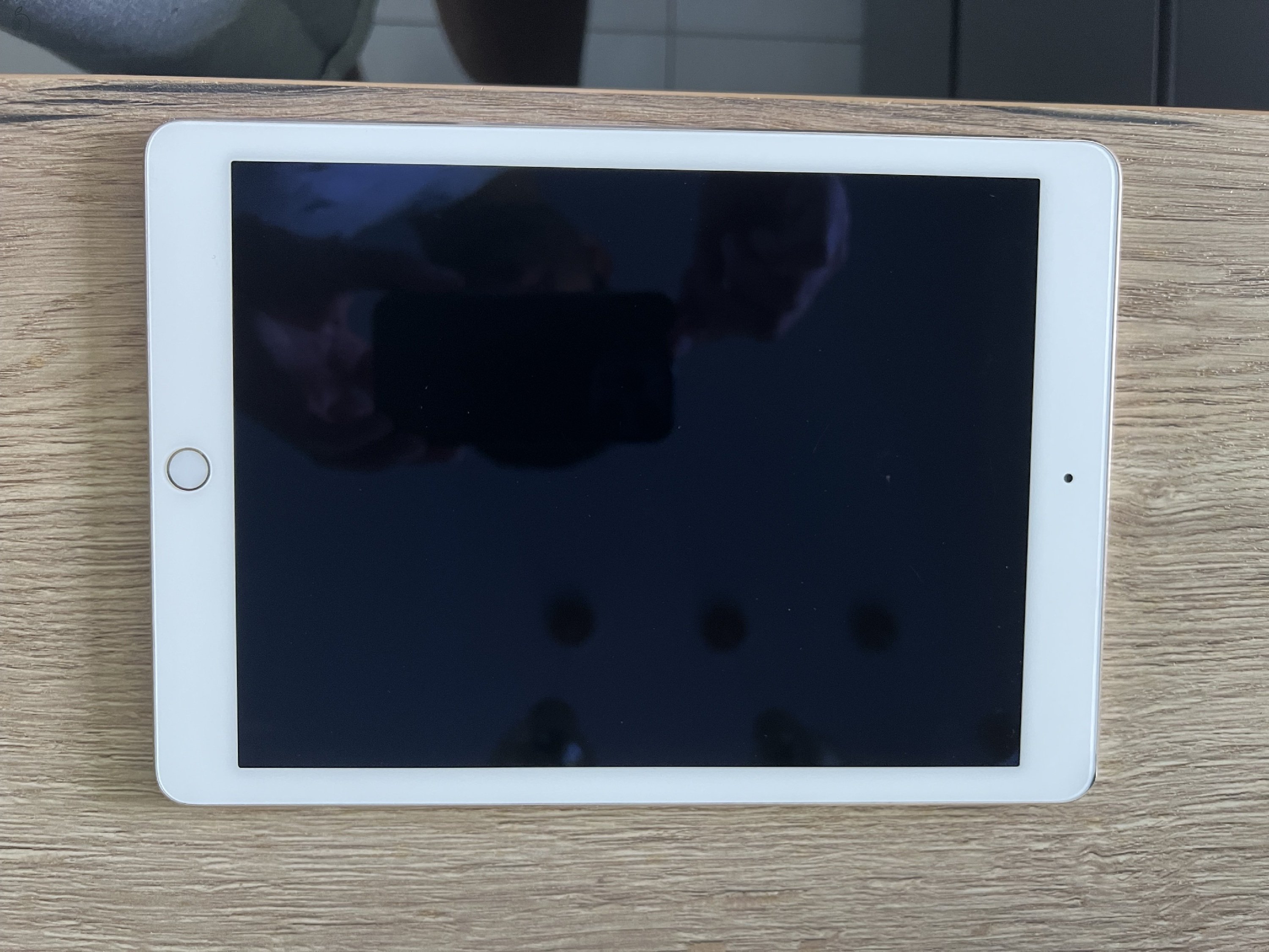 Eladó Gold Ipad Air2, dobozzal és védőtokkal.
