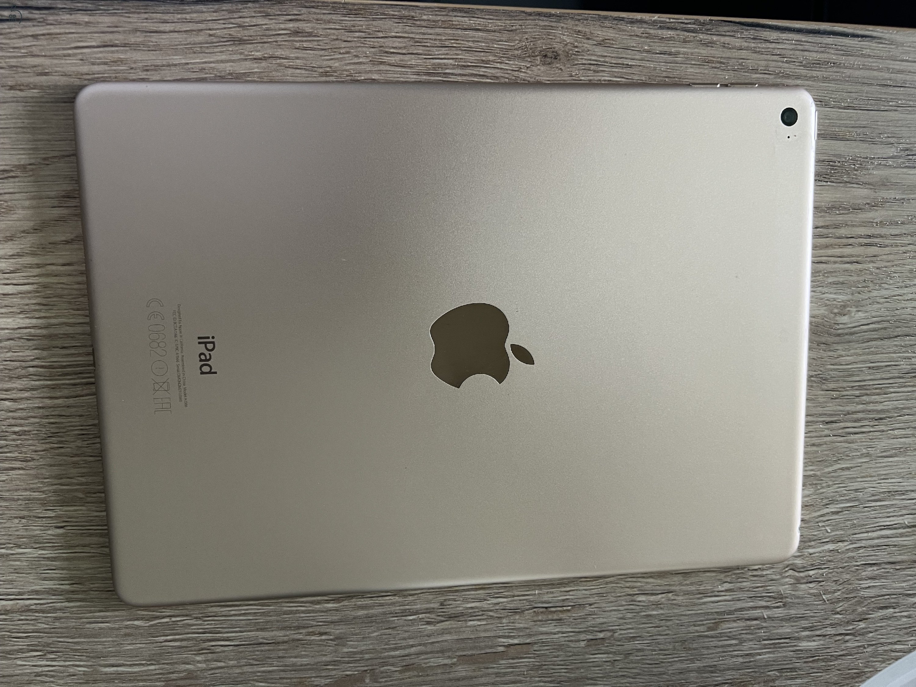 Eladó Gold Ipad Air2, dobozzal és védőtokkal.
