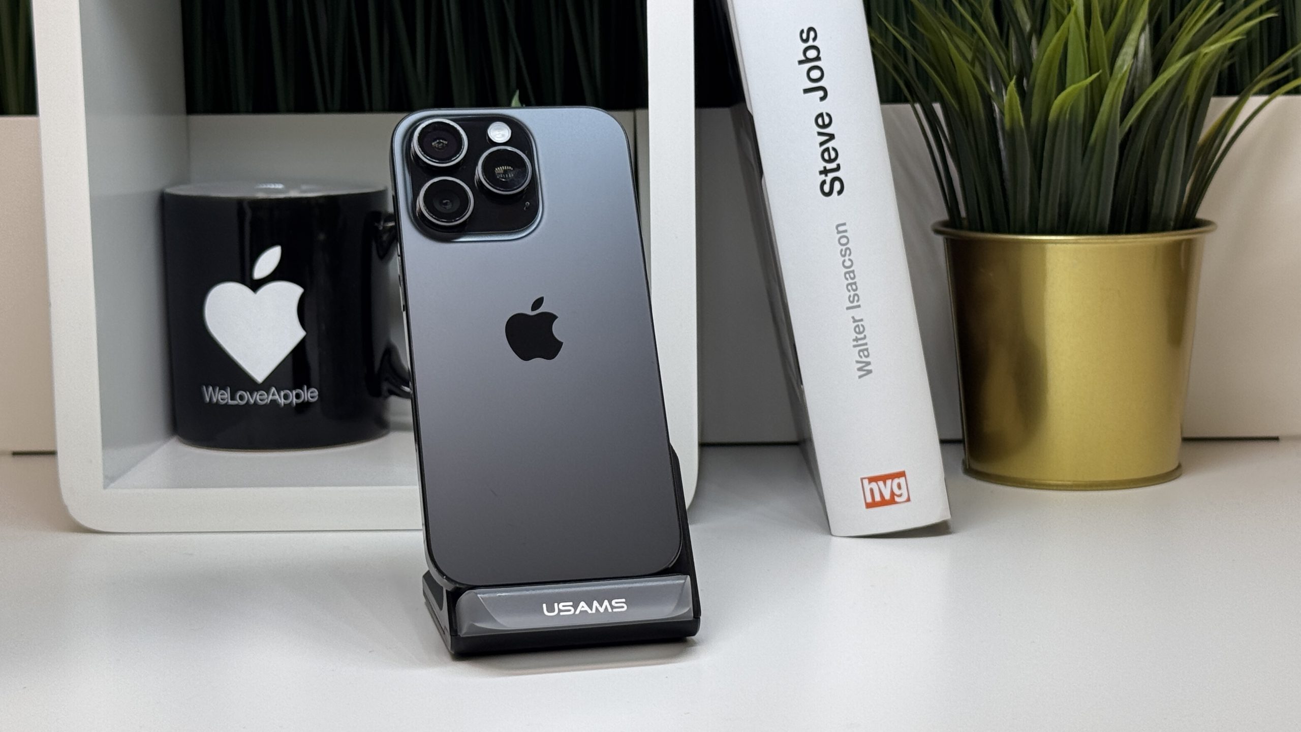 iPhone 16 Pro 1TB, Fekete Titán, Független, Számla, 2 Év Garancia, 90%