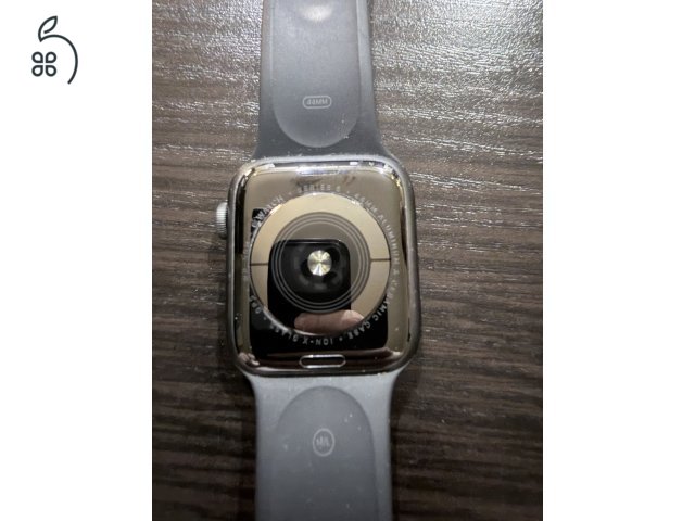 Apple Watch Series 5 Space Grey Aluminium Case Black Sport Band 44 mm GPS