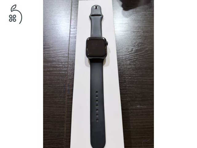 Apple Watch Series 5 Space Grey Aluminium Case Black Sport Band 44 mm GPS